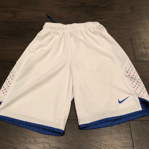 Nike shorts - Picture 1 of 3